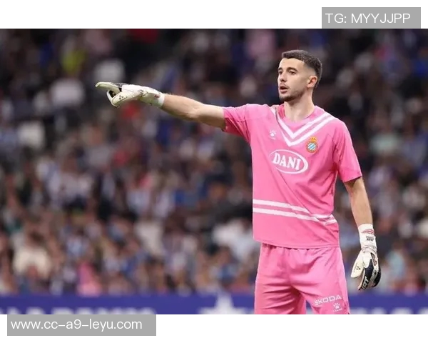 埃里克加西亚训练佩戴面具霍安加西亚国际比赛日后重返球队